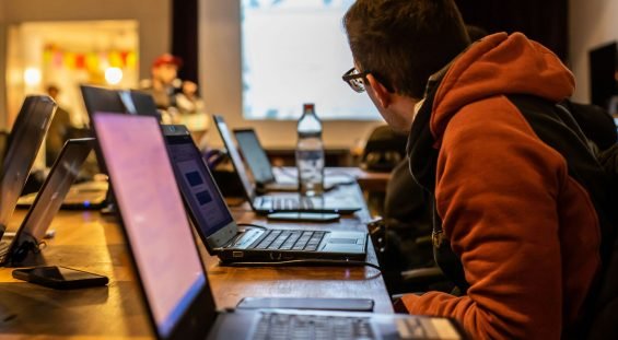 fran-innocenti-nOwkd4YvdUg-unsplash